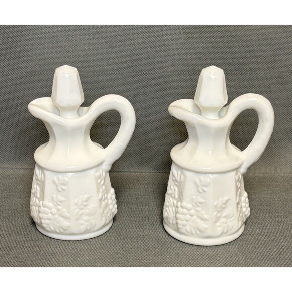 Vintage Cruets W/Stoppers Westmorland Milk Glass Paneled Grapes Oil & Vinegar - Picture 1 of 10